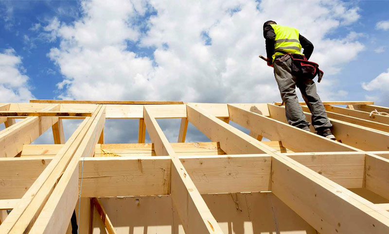 Charpente - PCK COUVREUR PARIS : artisan charpentier sur paris (75) : Pose et rénovation de charpente : traditionnelle, à fermettes … du massif au lamellé-collé. Traitement des bois de charpente et menuiserie. Intervention dans tous les arrondissements de Paris (75)