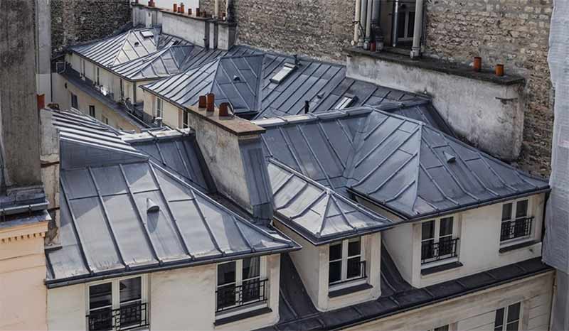 Travaux de couverture - PCK COUVREUR PARIS (75) : artisan couvreur sur Paris (75) : Travaux de couverture et faîtage en neuf et en rénovation. Dépannage urgent de fuite sur toits parisiens ! Pose de fenêtre de toit Vélux sur Paris (75)