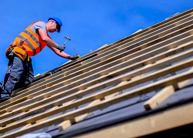 PCK COUVREUR PARIS : Couvreur - Artisan couvreur sur Paris (75) : Travaux de couverture, zinguerie, entretien toiture : nettoyage, démoussage et peinture hydrofuge toiture. Travaux de charpente et traitement des bois de charpente menuiserie. Etanchéité toit plat terrasse et isolation toiture et combles. Nettoyage, démoussage, ravalement peinture façade, imperméabilisation façade dans tous les arrondissements de Paris (75)