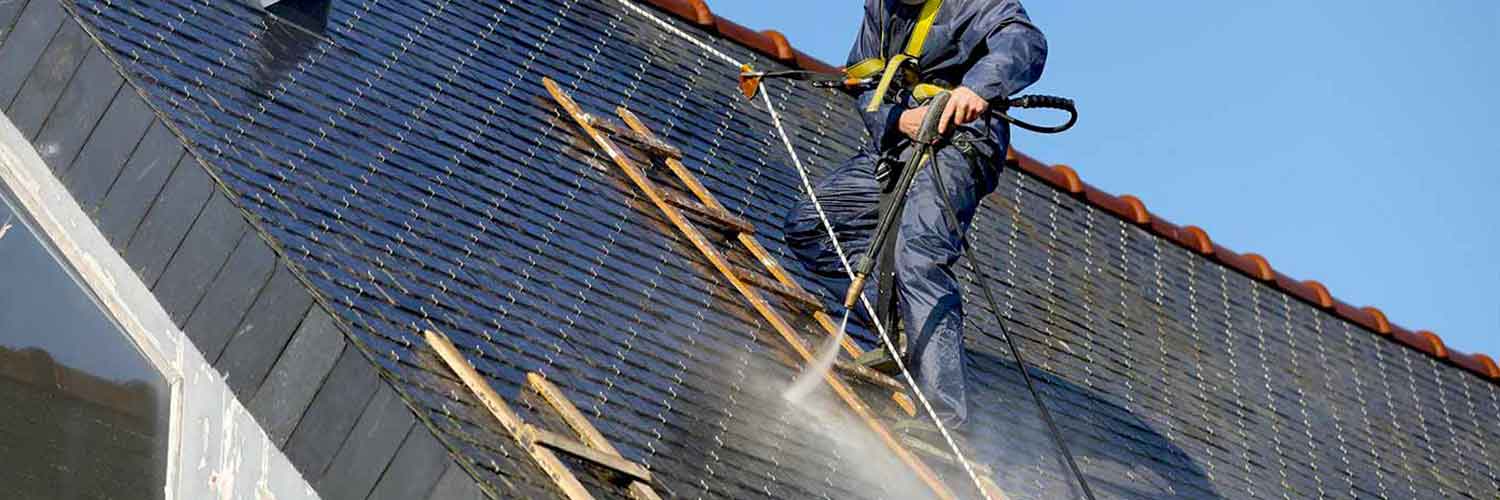 Nettoyage toiture - PCK COUVREUR PARIS (75) : artisan couvreur sur Paris (75). Nettoyage, démoussage traitement anti-mousse toiture. peinture hydrofuge toit : Intervention dans tous les arrondissements de Paris (75)