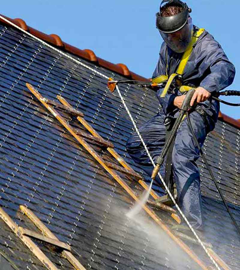 Nettoyage toiture - PCK COUVREUR PARIS (75) : artisan couvreur sur Paris (75). Nettoyage, démoussage traitement anti-mousse toiture. peinture hydrofuge toit : Intervention dans tous les arrondissements de Paris (75)